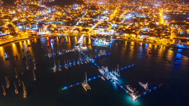 10-(A Noite Cabo-Verdiana como um Mundo a Descobrir) Mindelo, Ilha de São Vicente_Mindelo,São Vicente Island.jpg