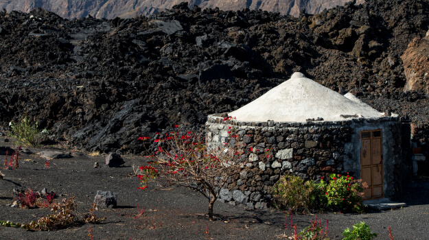 8-Chã das Caldeiras, Ilha do Fogo_ Chã das Caldeiras, Fogo Island.jpg