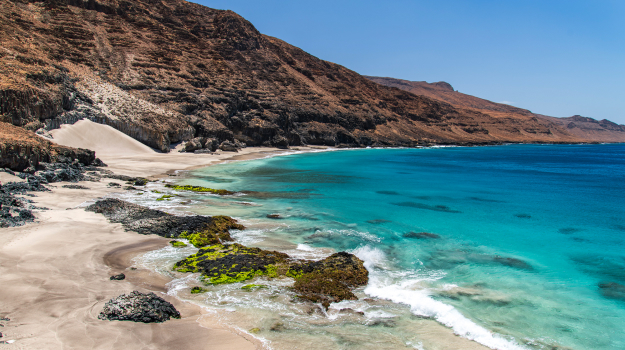 Praia Baixo Rocha, Ilha de São Nicolau_Baixo Rocha beach, Island of São Nicolau.jpg