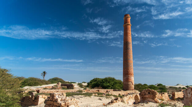 chaminé de chaves na ilha da boa vista, em cabo verde