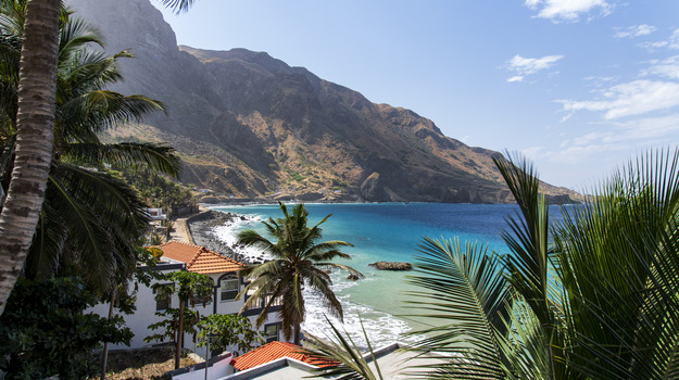 vista de fajã d’água, na ilha da brava em cabo verde