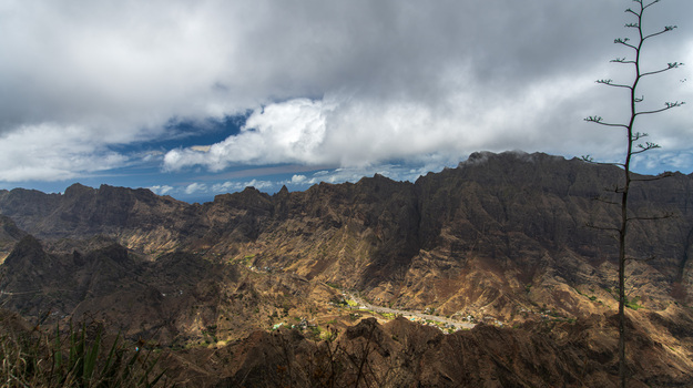 vale-ribeira-grande-ilha-santo-antao-cabo-verde.jpg